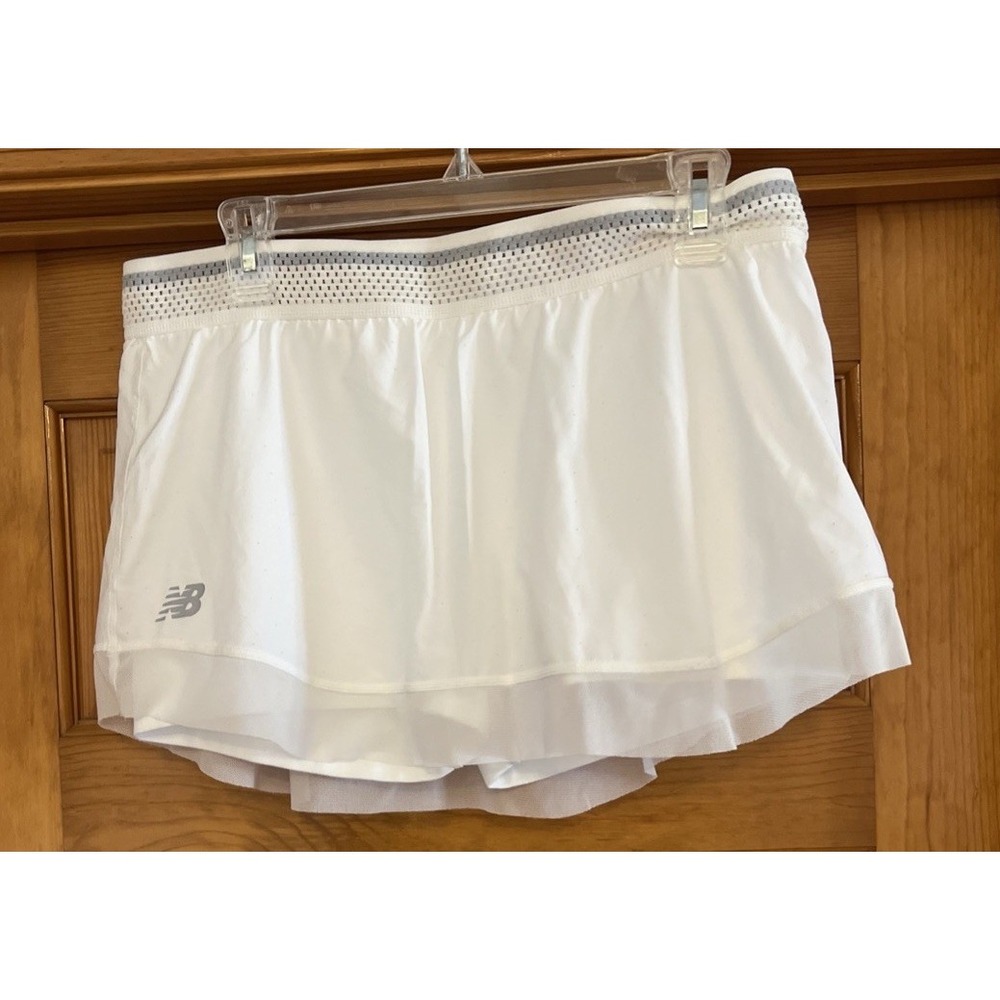 New Balance Women's white Tennis/Pickleball/Golf Athletic skort Sz Large